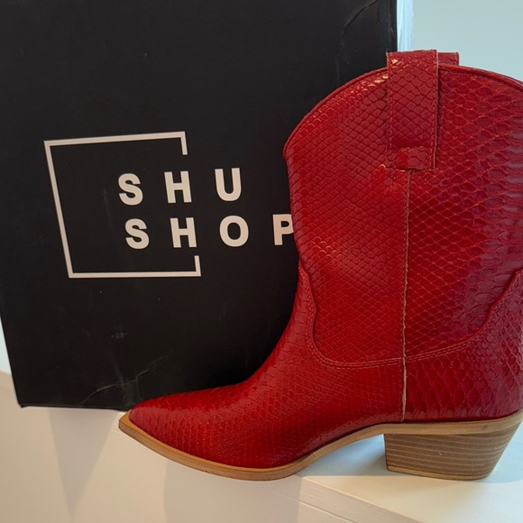 SHU SHOP Red Western-Style Women's Boots - Picture 3 of 7
